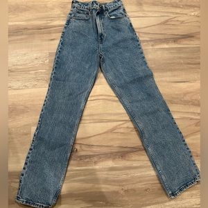 Abercrombie 90’s straight high rise jean… never worn